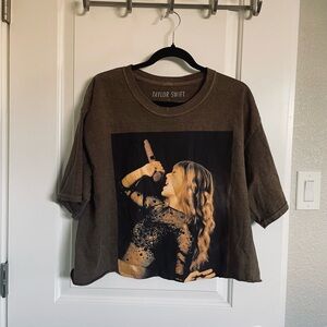 Taylor Swift red Graphic Women's Crop Top